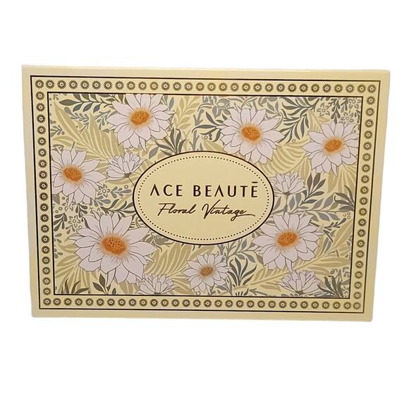 Ace Beaute Floral Vintage Eyeshadow Palette - Picture 2 of 5